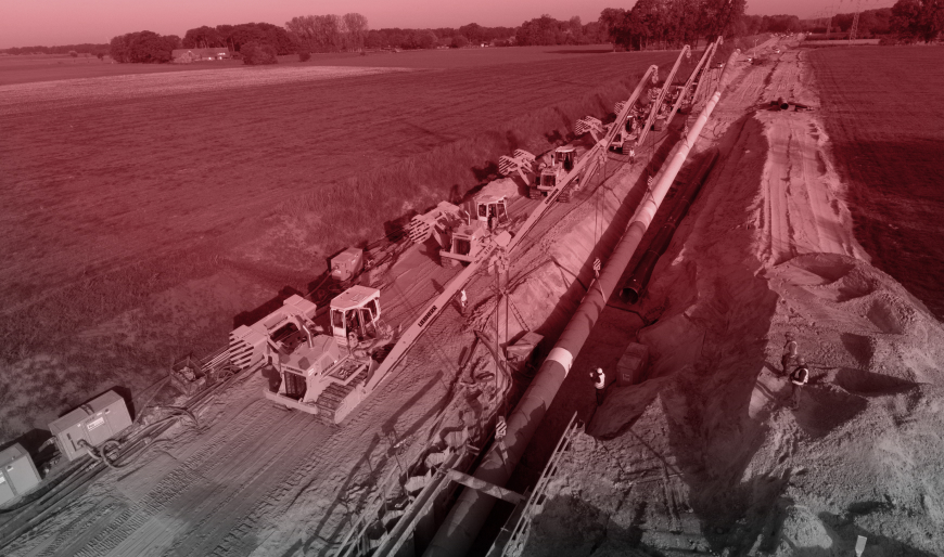 Krane, welche beim Bau der neuen Pipeline mit dem neuen Namen “Gasanbindung Zukunftsleitung Wilhelmshaven-Leer (GWL)” die Pipeline platzieren
